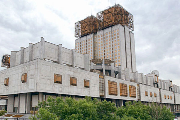 Медведев утвердил новый устав Российской академии наук